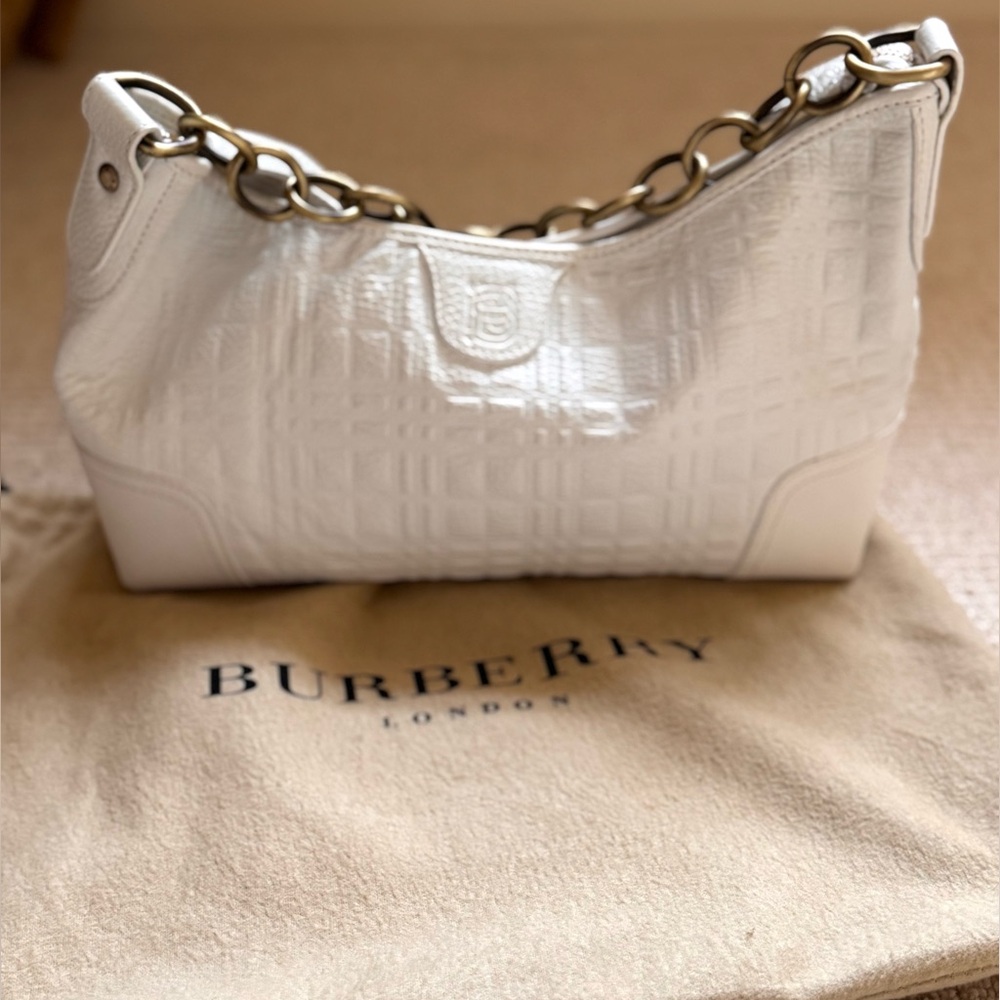 Burberry White Quilted Small Chain Bag - Picture 7 of 8